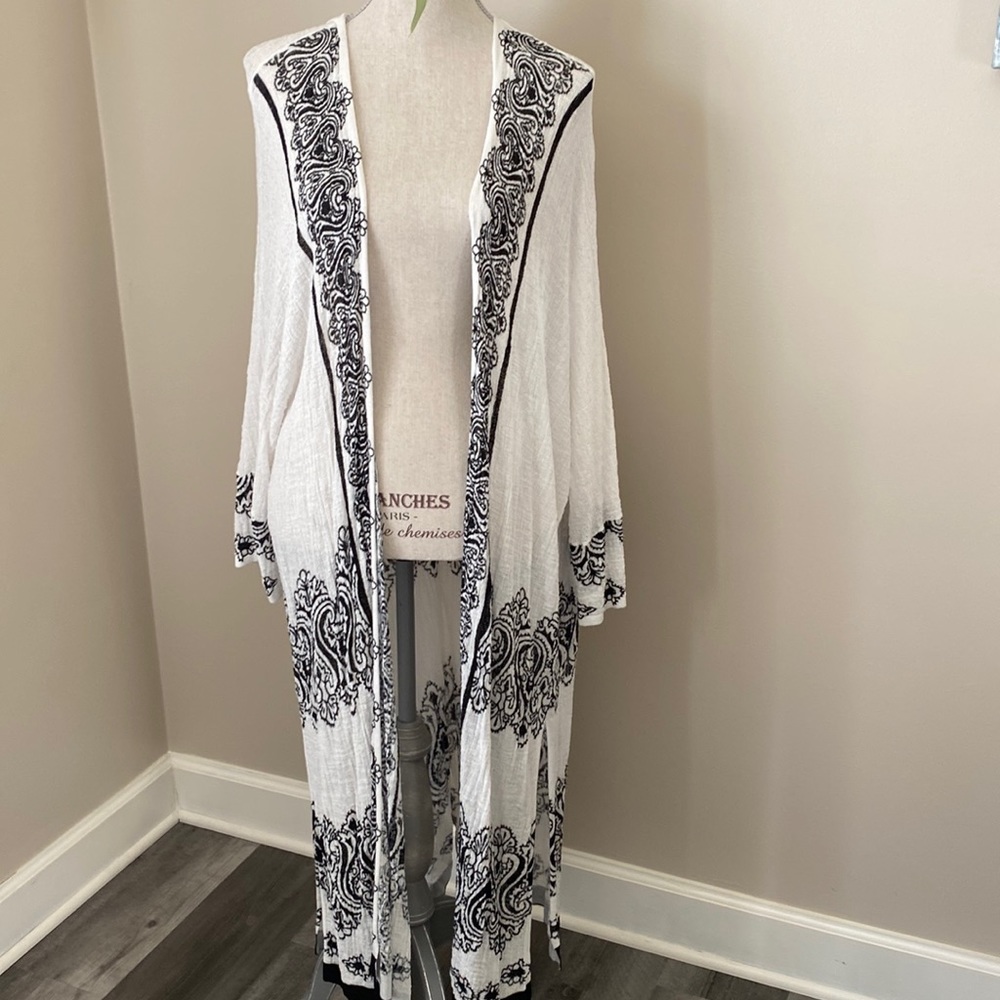 Chico’s Lounge/Duster/Beach cover up